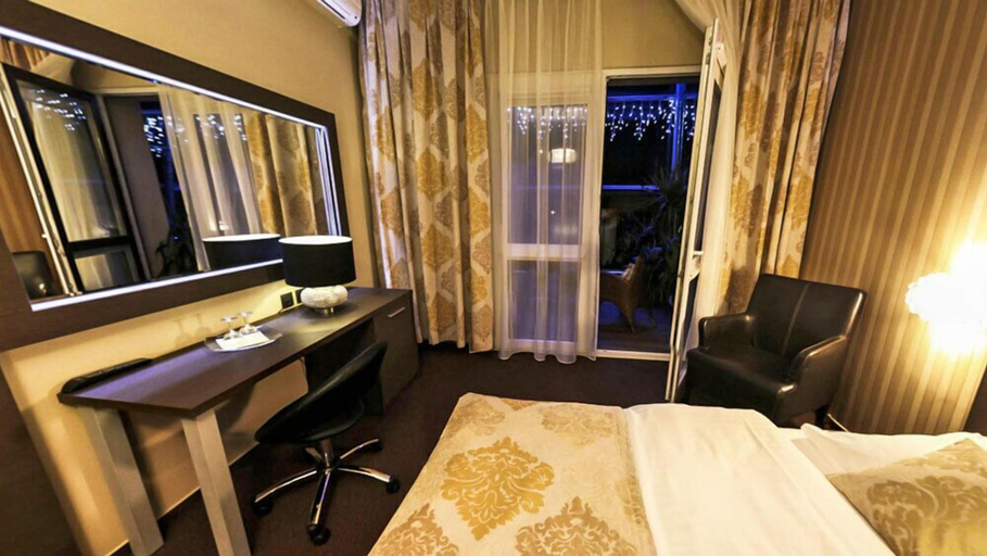 Bedroom 3, Hotel Centrum, Nitra