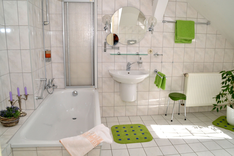 Bathroom 3, PARKHOTEL Helene, Vogtlandkreis