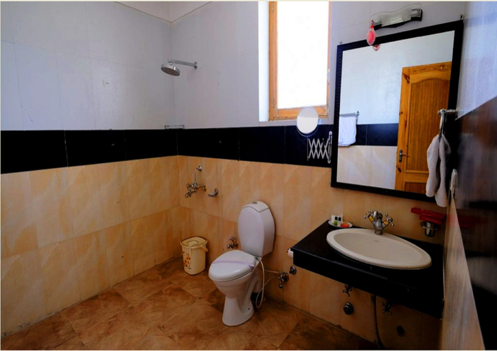 Bathroom, TIH Hotel Royal Palace, Leh