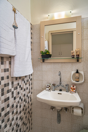 Bathroom 5, Aggeliki Studios, Ionian Islands