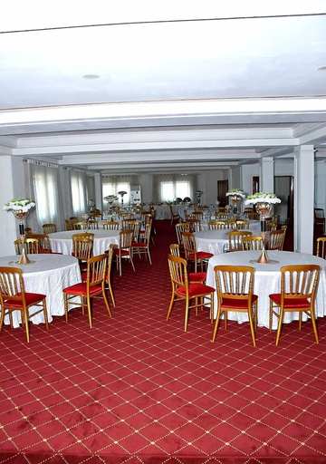 Food & Drinks 5, Gfac Hotel, Mfoundi
