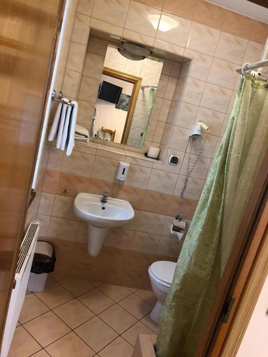 Bathroom 3, Hotel Podzamcze, Szczecin