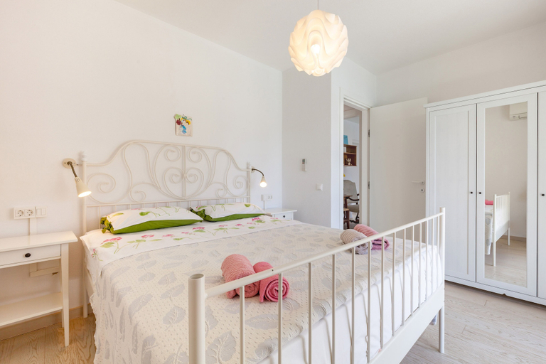 Bedroom 2, Holiday home Duje, Okrug