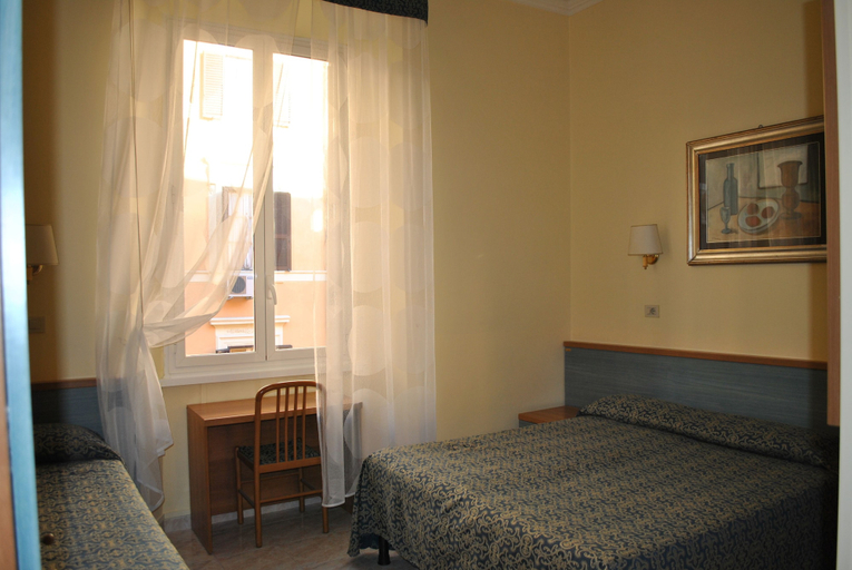 Bedroom 4, Castelfidardo, Rome