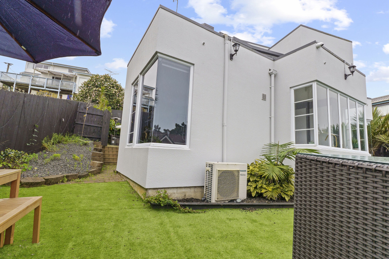 Exterior & Views 2, High-end Modern Villa Spa Pool & Views, Waitakere