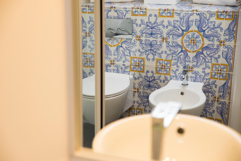 Bathroom 3, Casa Turrisi, Messina
