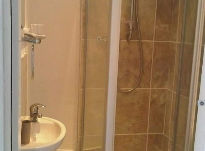 Bathroom 5, Priory Guest House, Lincolnshire