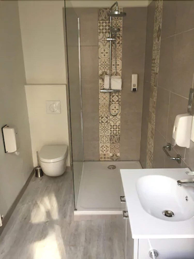 Bathroom 5, Grand Hôtel de L'Europe, Finistère