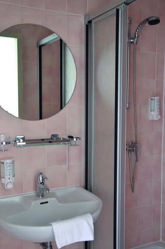 Bathroom 4, Fletcher Hotel - Restaurant De Zalm, Brielle