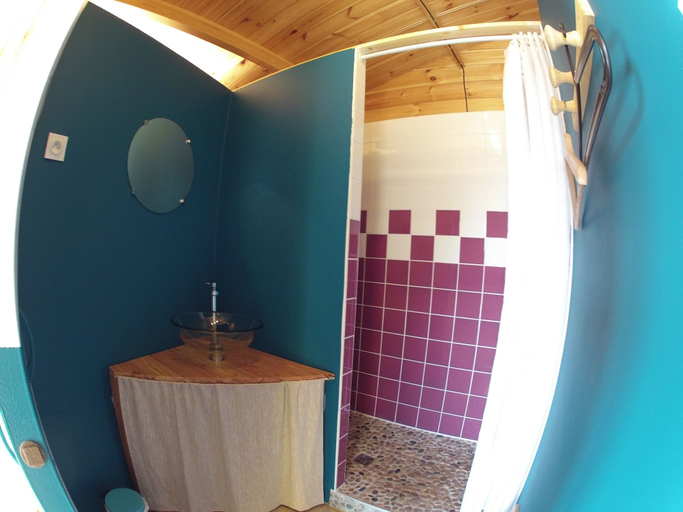 Bathroom 4, Ô bois dormant, Dordogne