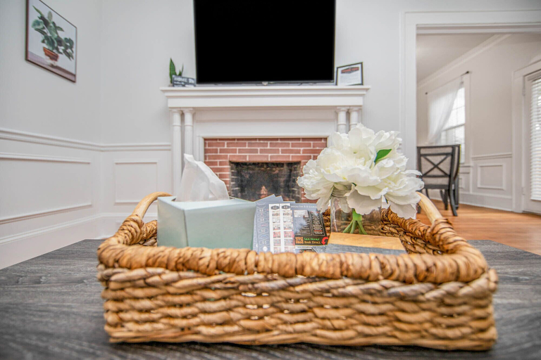 Food & Drinks, Terry Sanford Guest House, Cumberland