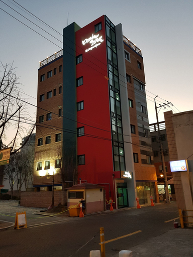 Exterior & Views 2, Midtown Hostel, Buk