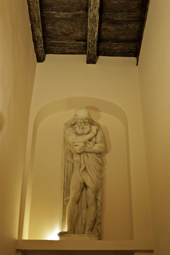 Others 5, Hotel Panda, Rome
