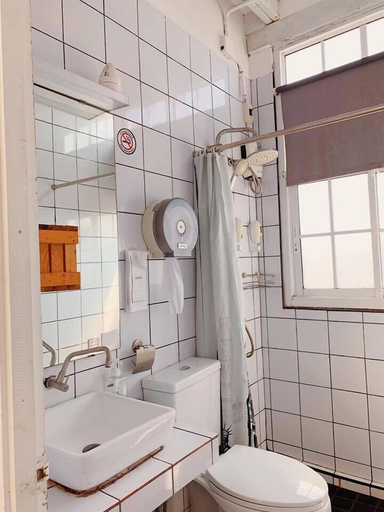 Bathroom 4, Jetty Huahin Hostel, Hua Hin