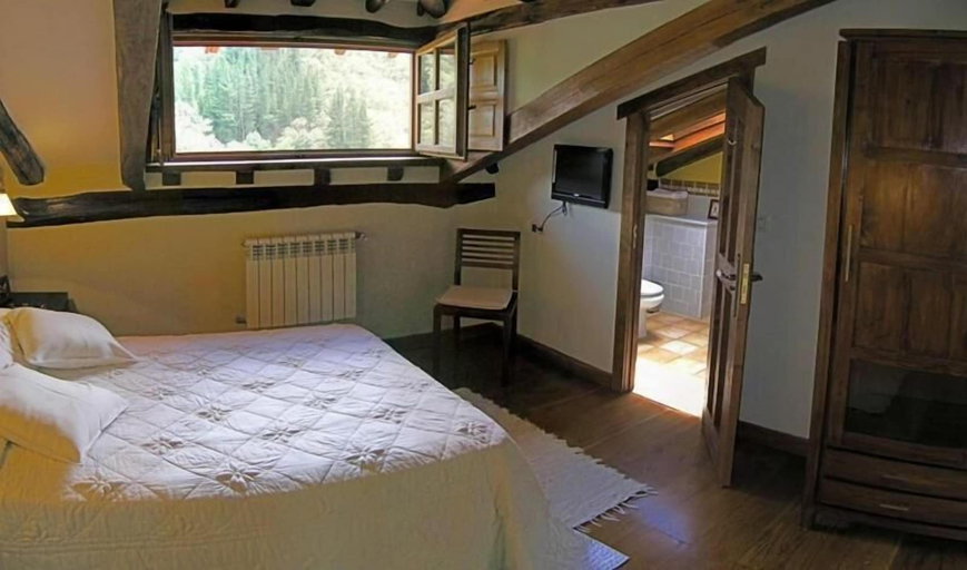 Bedroom 2, La Casa de las Arcas, Cantabria