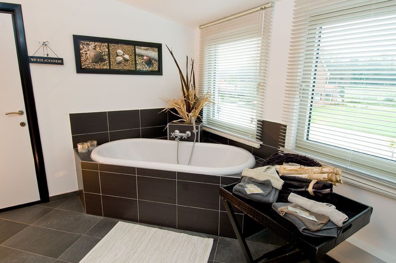 Bathroom 5, B&B De Witte Merel Deluxe, Limburg
