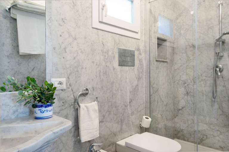 Bathroom 5, Tonnara di Sciacca, Agrigento