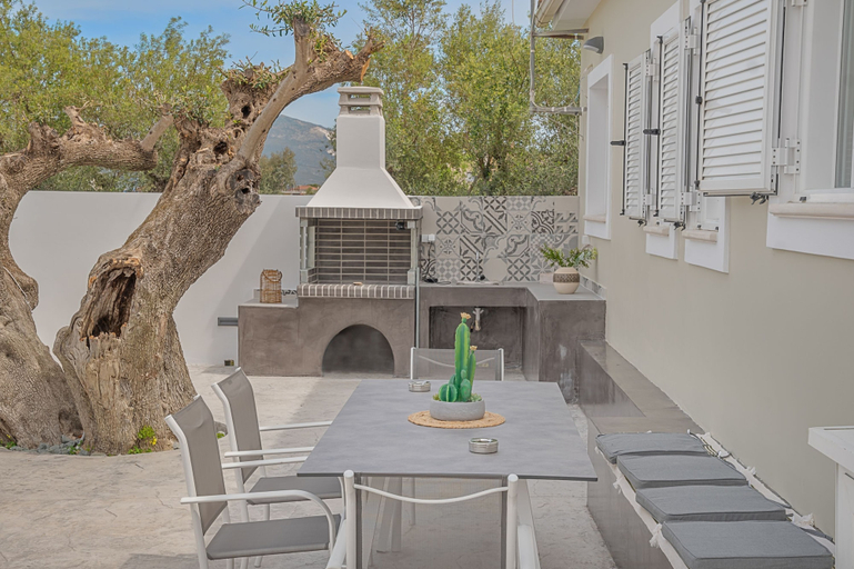 Others 5, Casa De Miro, Ionian Islands
