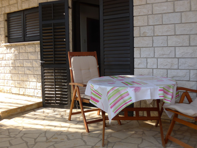 Others 4, Apartment for two Persons With Swimming Pool Near the Beach, Medulin