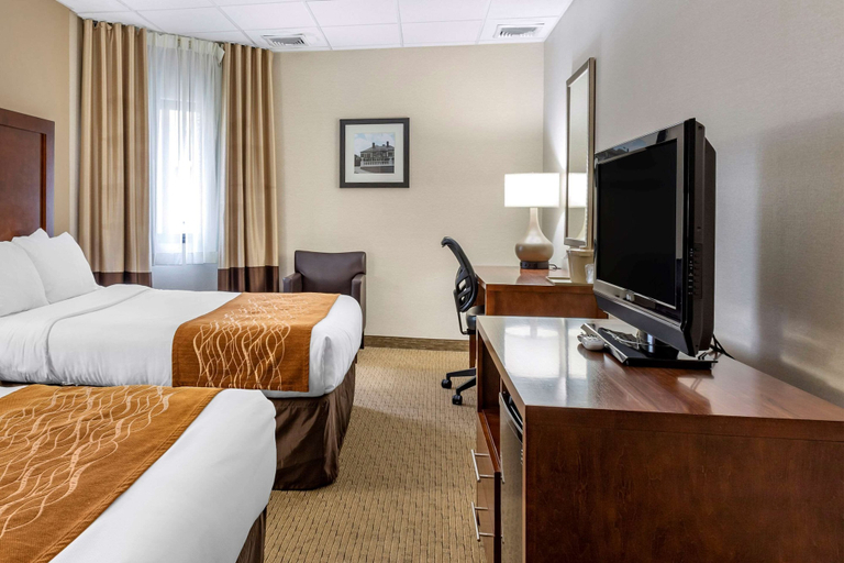 Bedroom 3, Comfort Inn Syosset - Long Island, Nassau
