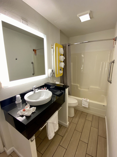 Bathroom 3, Howard Johnson by Wyndham Lake George, Warren