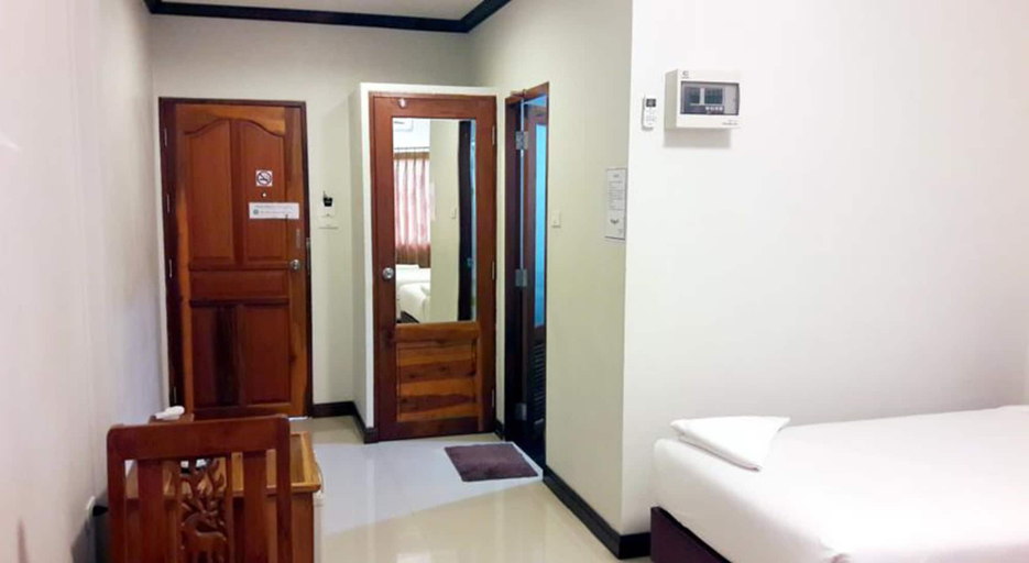 Bedroom 2, Khum Nakhon Hotel, Muang Nakhon Si Thammarat