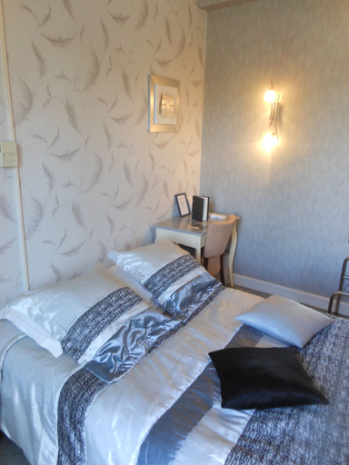 Bedroom 3, Logis le Printemps, Drôme