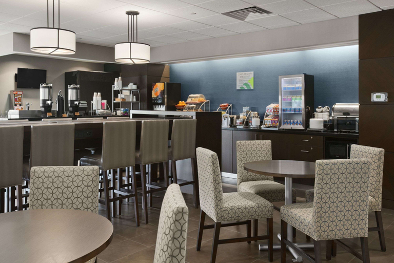 Food & Drinks 5, Wingate by Wyndham Bismarck, Burleigh