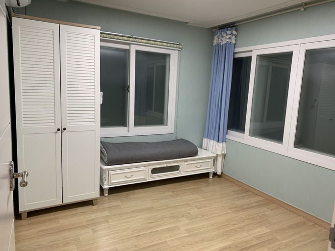 Bedroom, Tongyeong Camellia House, Tongyeong