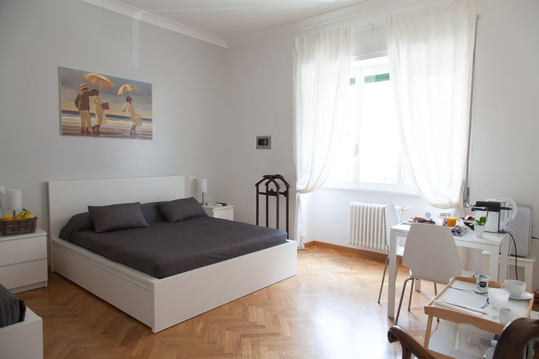 Bedroom 5, Cicerone 60, Rome