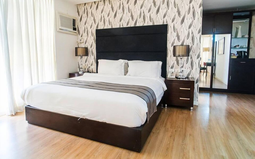 Bedroom 4, Queen Margarette Hotel - Downtown, Lucena City