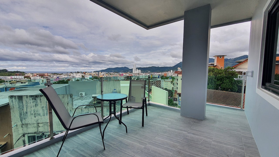 Exterior & Views 26