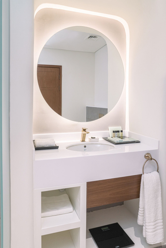 Bathroom 4, Mina Hotel and Residences By the Torch, Doha