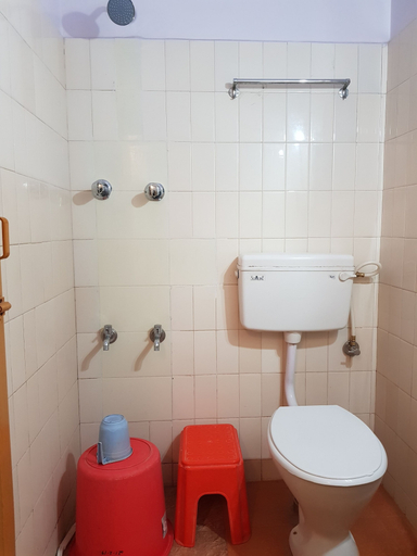 Bathroom 4, Sri Kumara Lodge, Bangalore