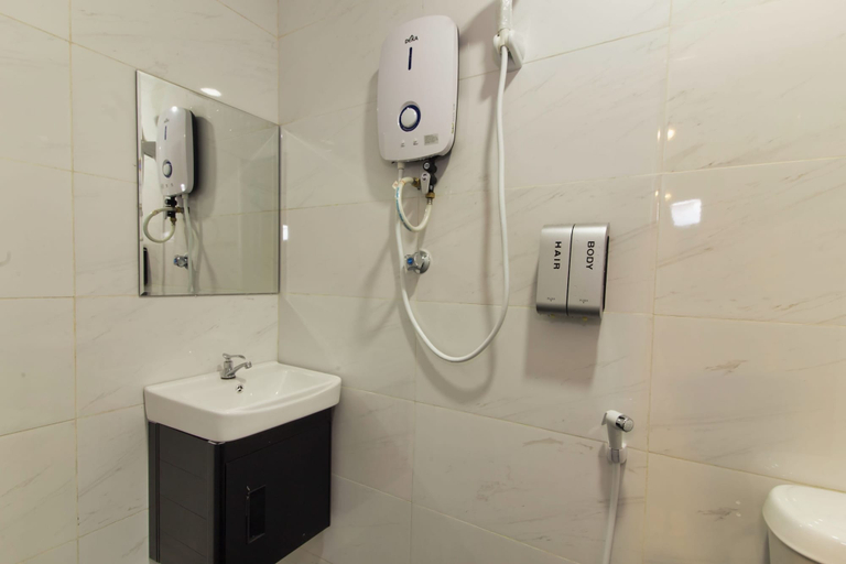 Bathroom 3, Simms Garden Hotel, Kuala Lumpur
