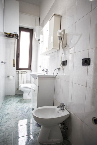 Bathroom 5, B&B L'Aurora, Caserta