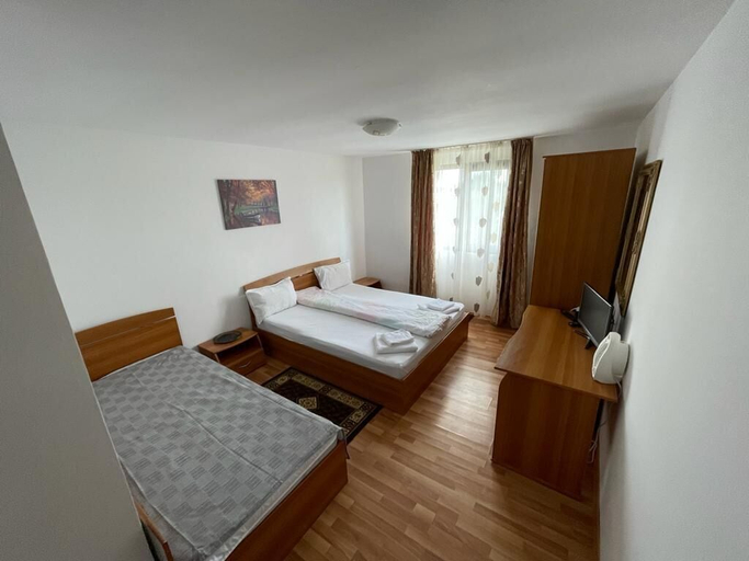 Bedroom 5, Delta crisan flamingo, Crisan