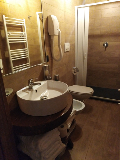 Bathroom 4, Hotel Ai 4 Camosci, L'Aquila