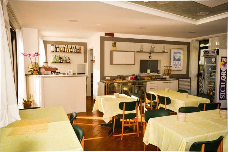 Food & Drinks 5, Hotel Condor, Messina
