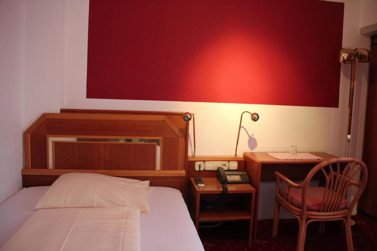 Bedroom 4, Hotel Wali, Bielefeld