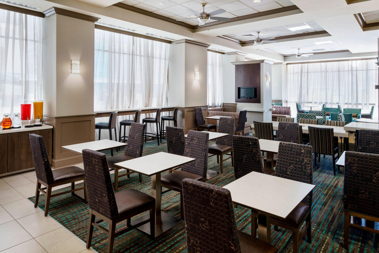 Food & Drinks 5, Residence Inn by Marriott Houston Downtown/Convention Center, Houston