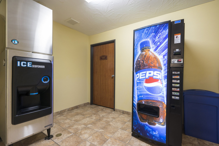 Food & Drinks 5, Comfort Inn & Suites Cedar City South, Iron