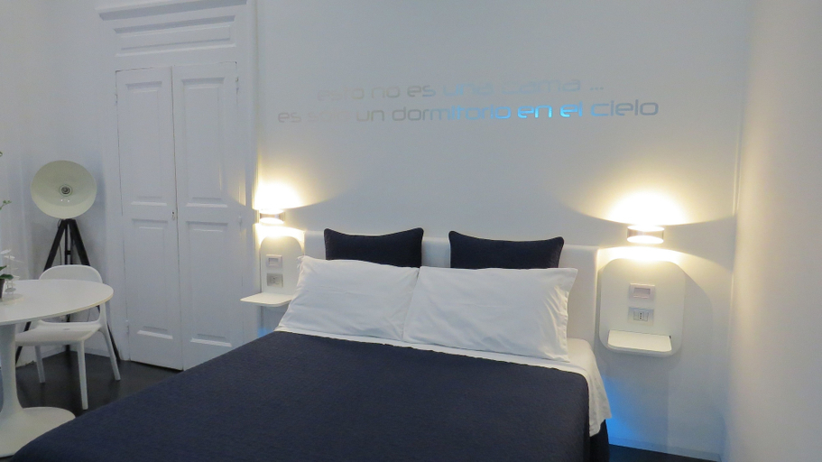 Bedroom 4, B&B Skyhouse Chiatamone, Napoli