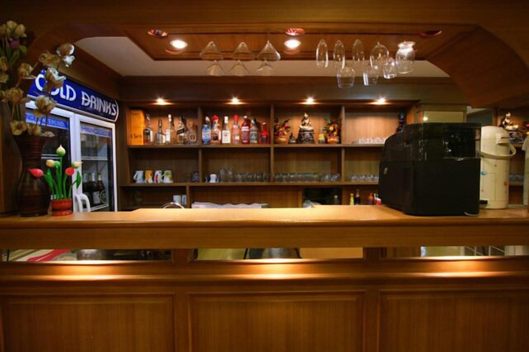 Food & Drinks 5, Honey House 2, Khlong Toey