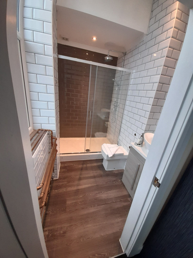 Bathroom 4, Potbank Aparthotel, Stoke-on-Trent