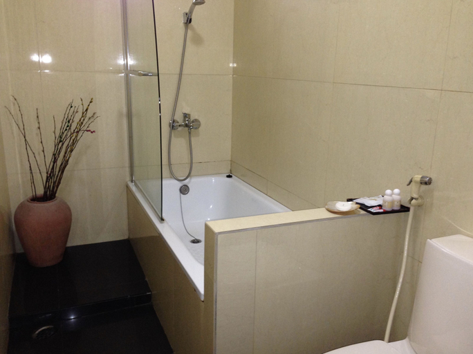 Bathroom 4, Classique Inn, Yangon