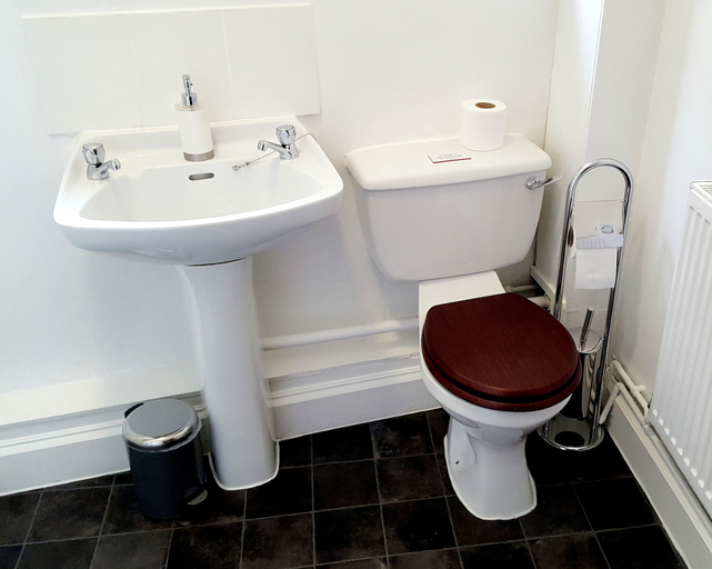 Bathroom 4, Robin 7 Lodge City Centre, Nottingham