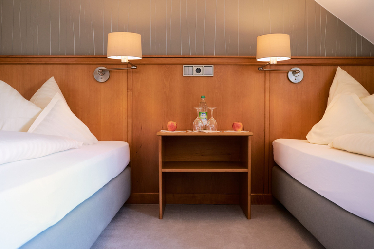 Bedroom 3, Hotel Alter Wirt, Freising