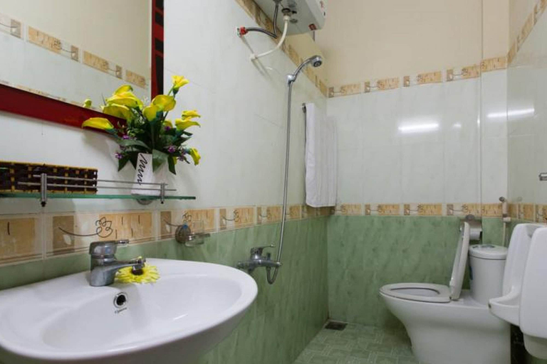 Bathroom 5, Thinh Vuong Homestay, Da Nang