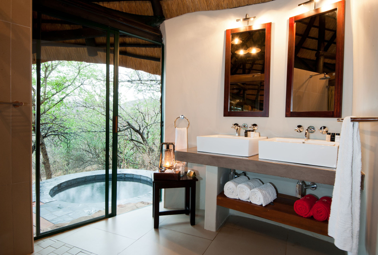 Bathroom 5, Leopard Mountain Safari Lodge, Umkhanyakude